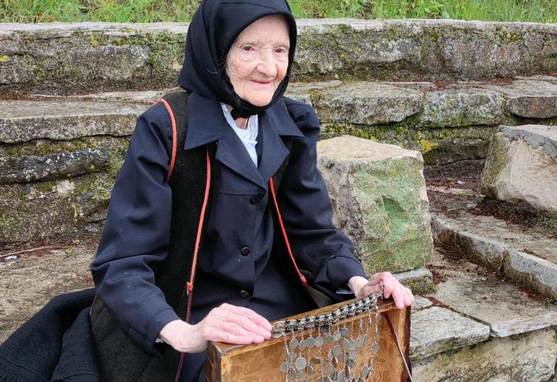 95-godišnjakinja iz Tomislavgrada model za 'Nakit – žensko pravo u BiH'